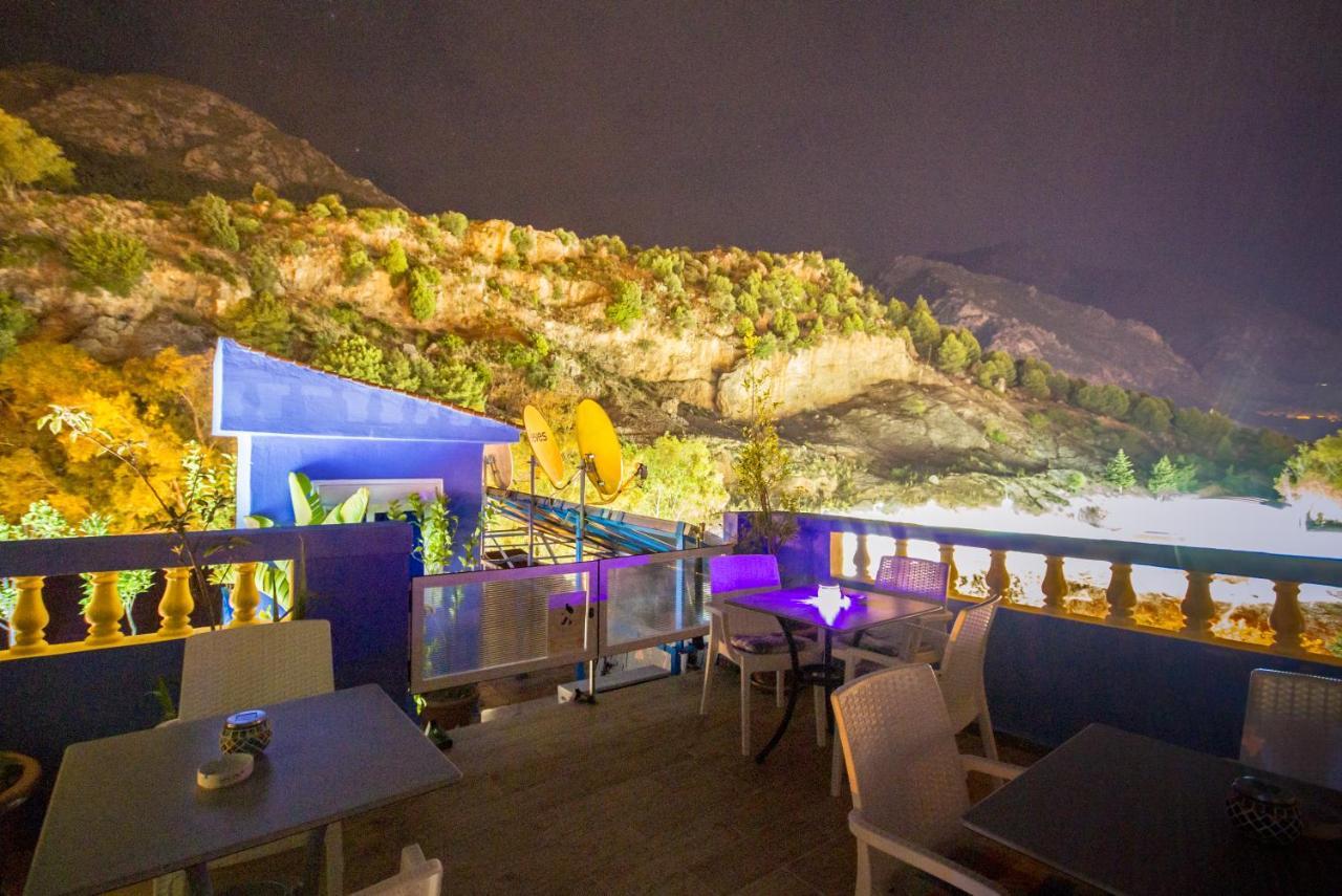Hotel Tarek Чефчауен Екстериор снимка