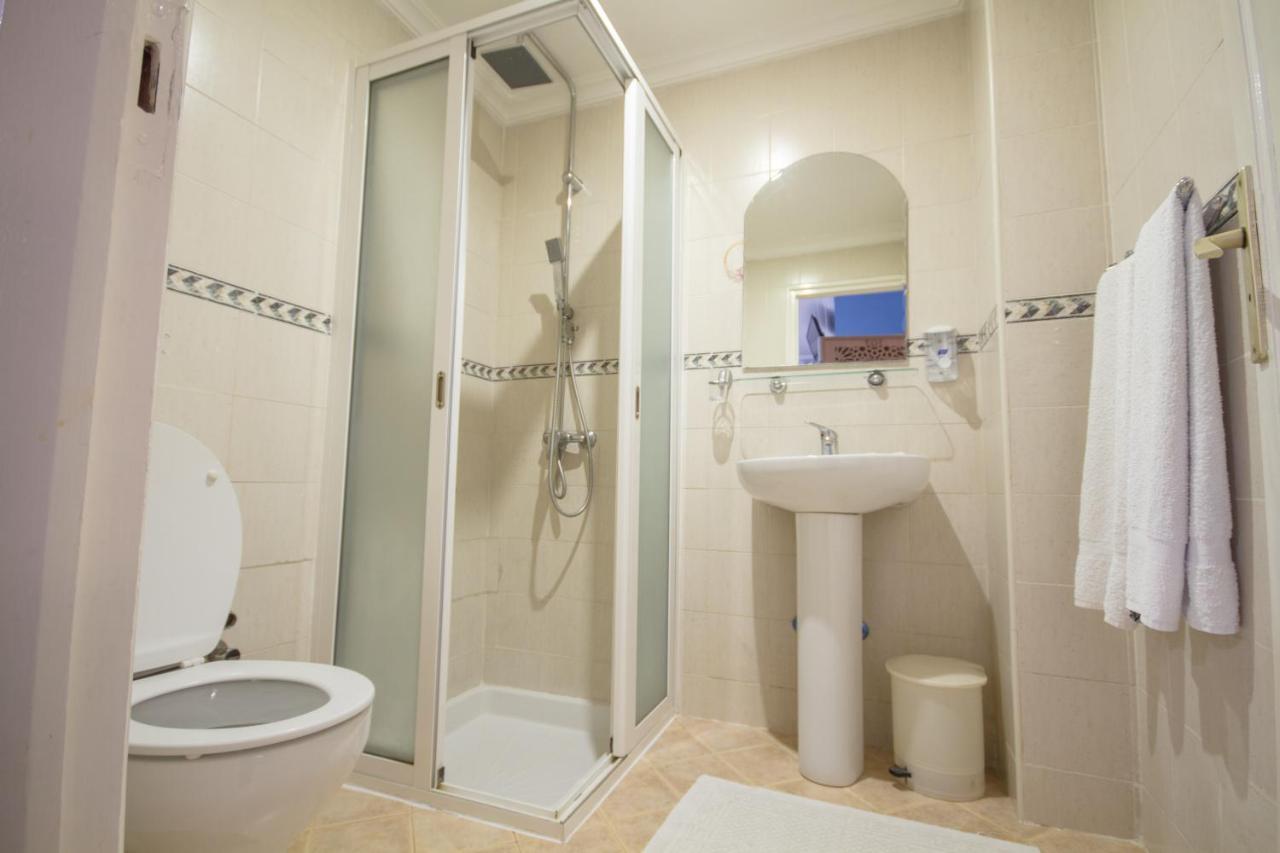 Hotel Tarek Чефчауен Екстериор снимка