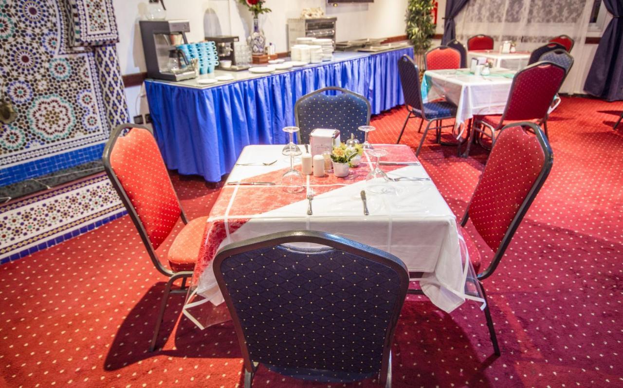 Hotel Tarek Чефчауен Екстериор снимка