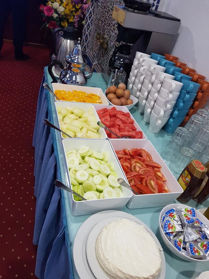 Hotel Tarek Чефчауен Екстериор снимка