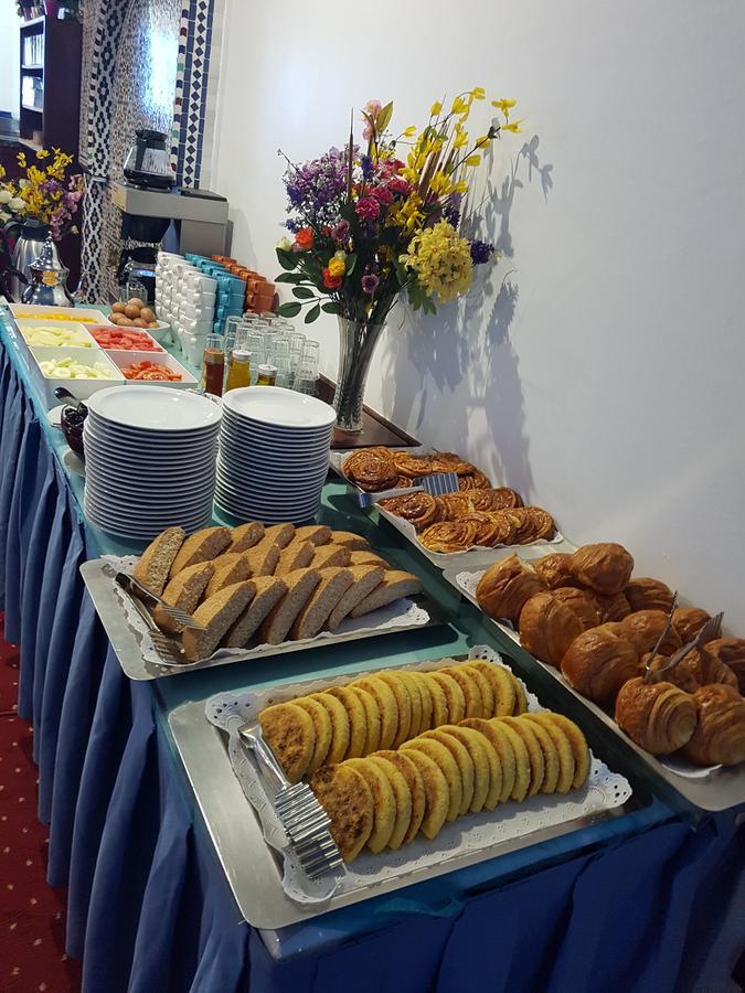 Hotel Tarek Чефчауен Екстериор снимка