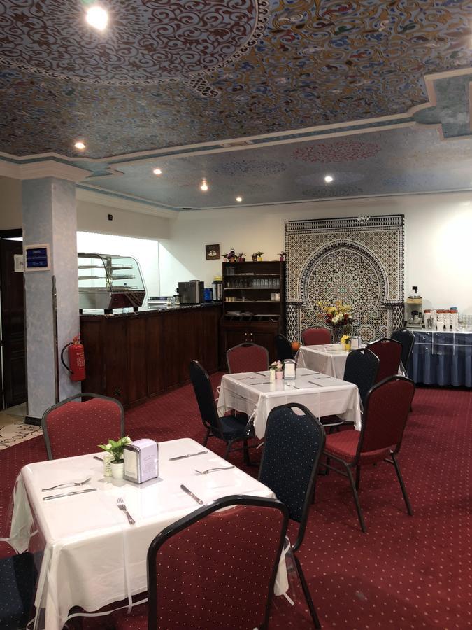 Hotel Tarek Чефчауен Екстериор снимка
