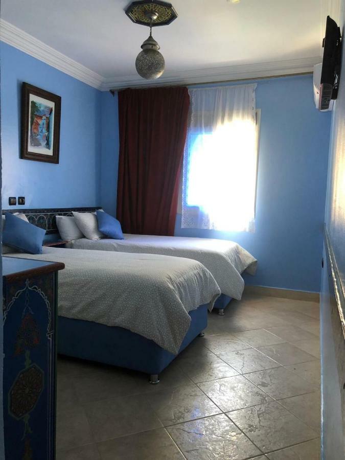Hotel Tarek Чефчауен Екстериор снимка