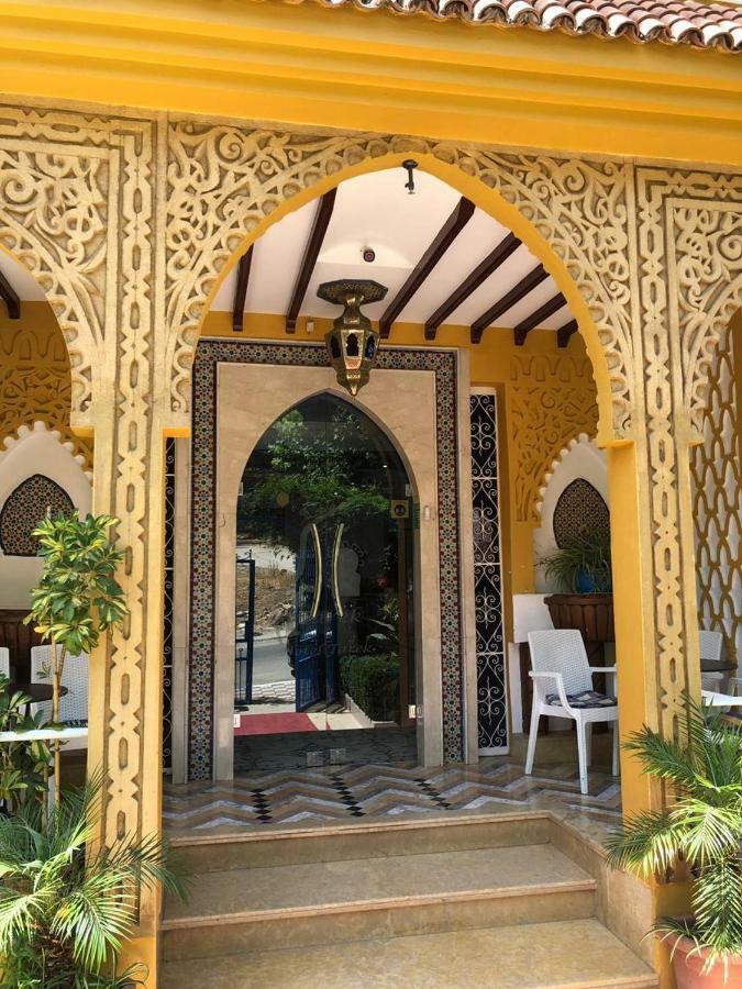 Hotel Tarek Чефчауен Екстериор снимка