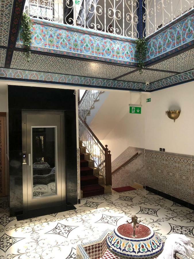 Hotel Tarek Чефчауен Екстериор снимка