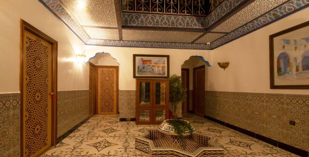 Hotel Tarek Чефчауен Екстериор снимка