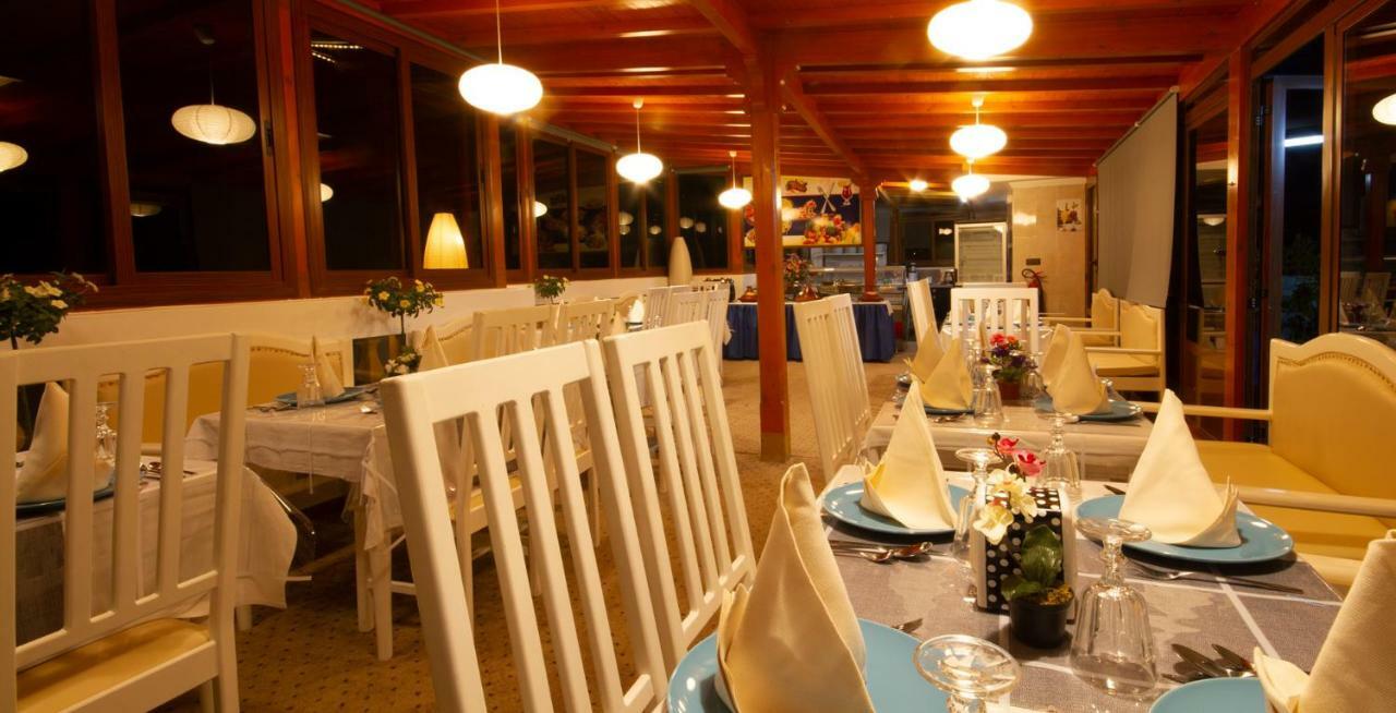 Hotel Tarek Чефчауен Екстериор снимка