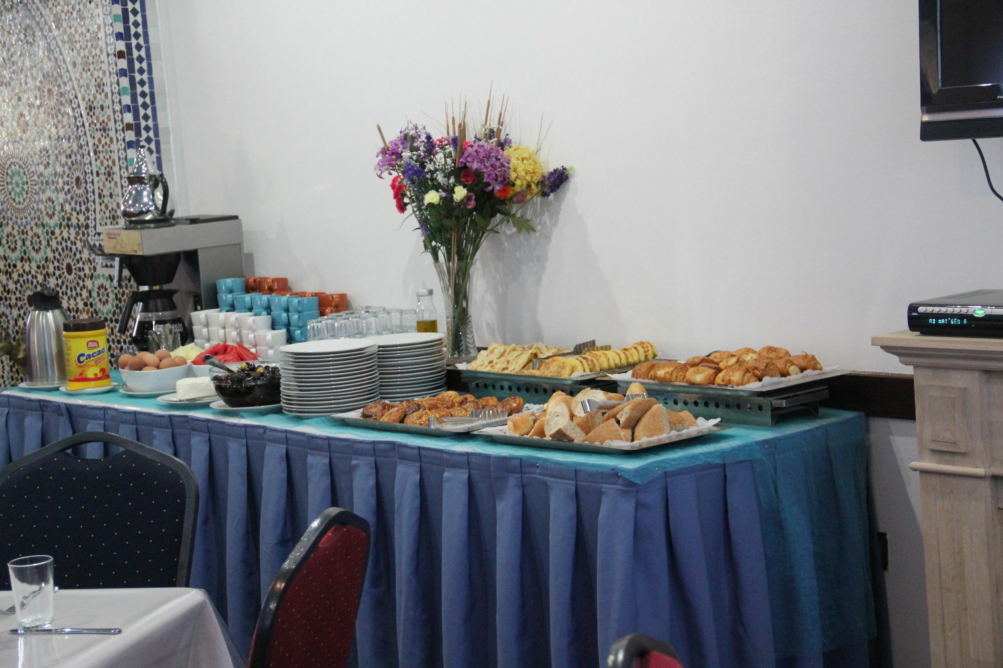 Hotel Tarek Чефчауен Екстериор снимка